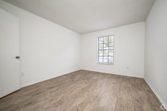 1bed,1bath 617 sq ft - Oaks of Lakebridge